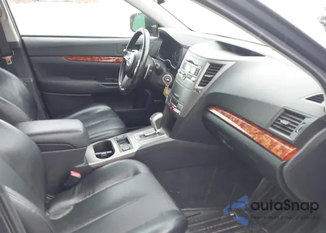 2011 Subaru Outback 2.5I Limited z USA, uszkodzony, nr VIN 4S4BRCKC1B3397268